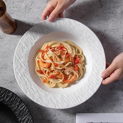 Seramik tabaklar, yemek tabakları, çorba tabakları, sebze tabakları, yüksek sınıf restoranlar, ev tipi yuvarlak lüks makarna tabakları.