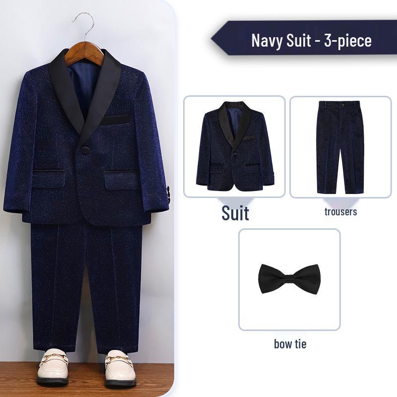 Chlapecký formální oblek v britském stylu pro družbu a klavírní vystoupení