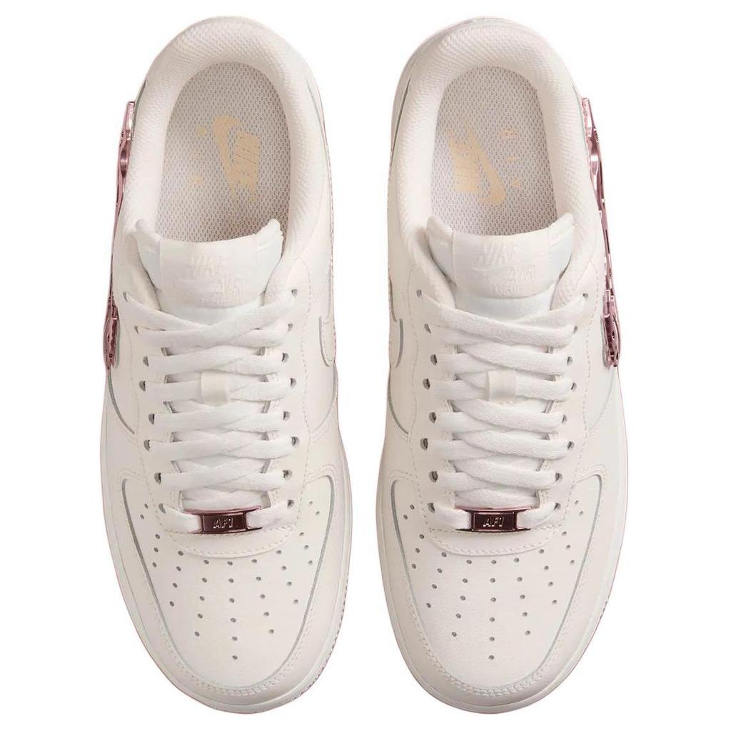 Nike Sneakers da Donna Air Force 1 Low Liquid Metal Swoosh Oro Rosa Metallizzato IF1686-161