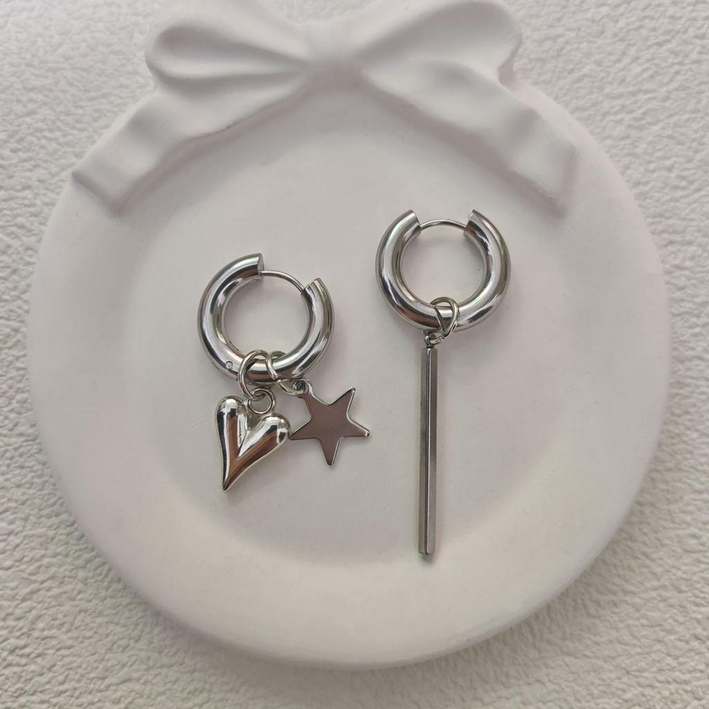 Punk Fashion Asymmetric Pentagram Hoop Earrings for Women Girls Stainless Steel Circular Ear Buckle Party Jewelry Accessories