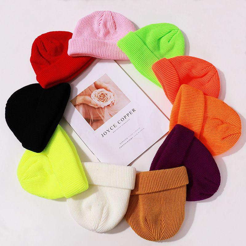 Stylish Unisex Cuff Beanie For Winter Outdoor Activities In Solid Color