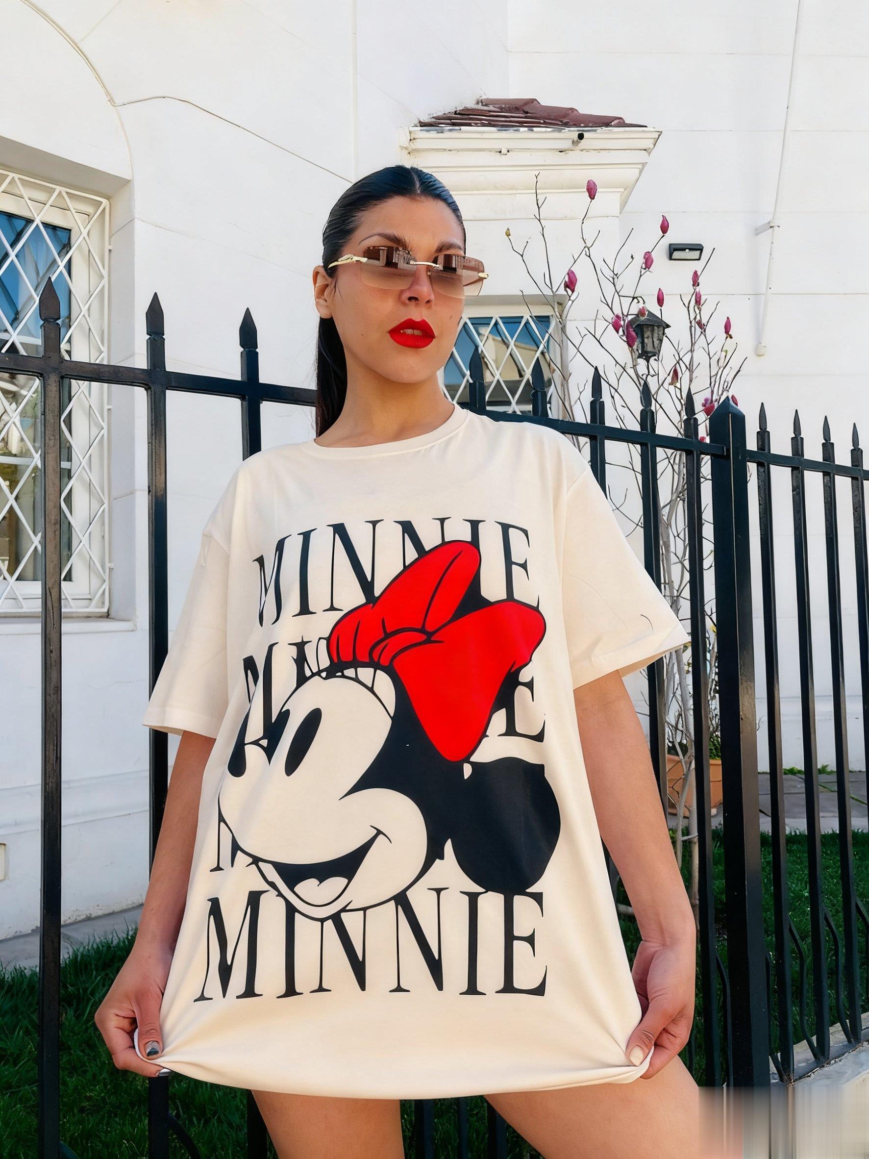 

Летняя Новая Винтажная Футболка с Графикой Диснея Минни Маус Женская Уличная Свободная с Коротким Рукавом Оверсайз Повседневная Хлопковая Y2k Топы S