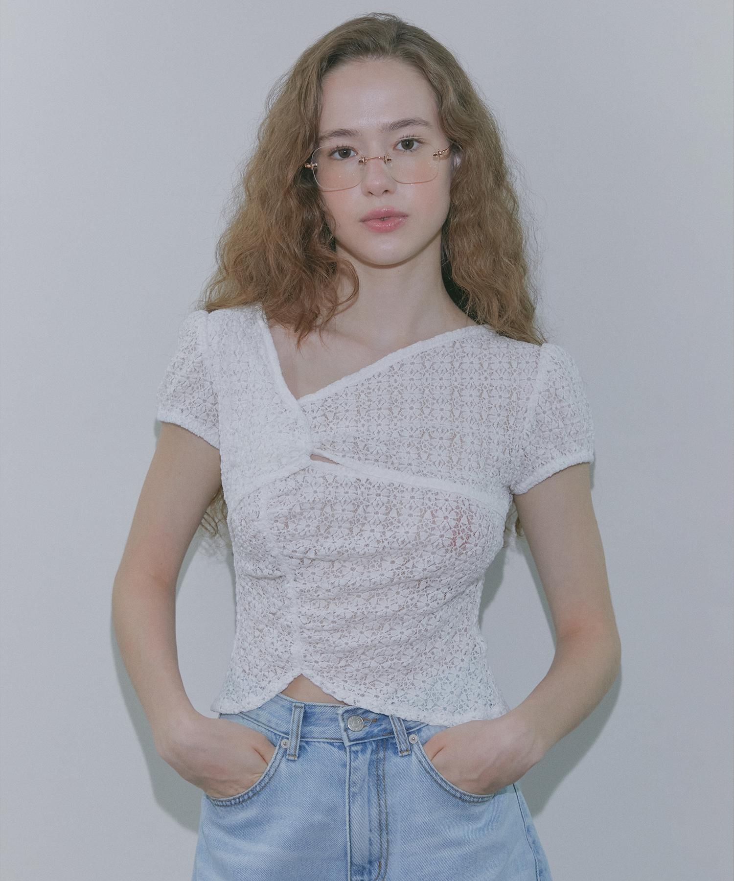 Margarine Fingers Lace Drape Top (Ivory)