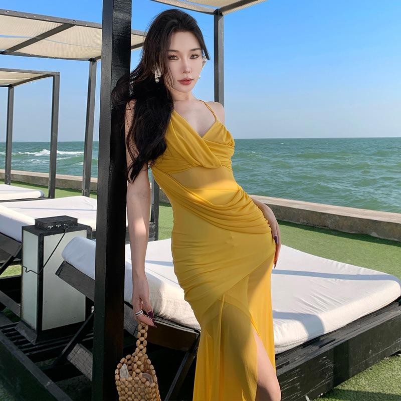 

Yellow Neck Mesh Folded Halter Suspender Dress Seaside Holiday Meat Skinny Split Irregular Dress S
