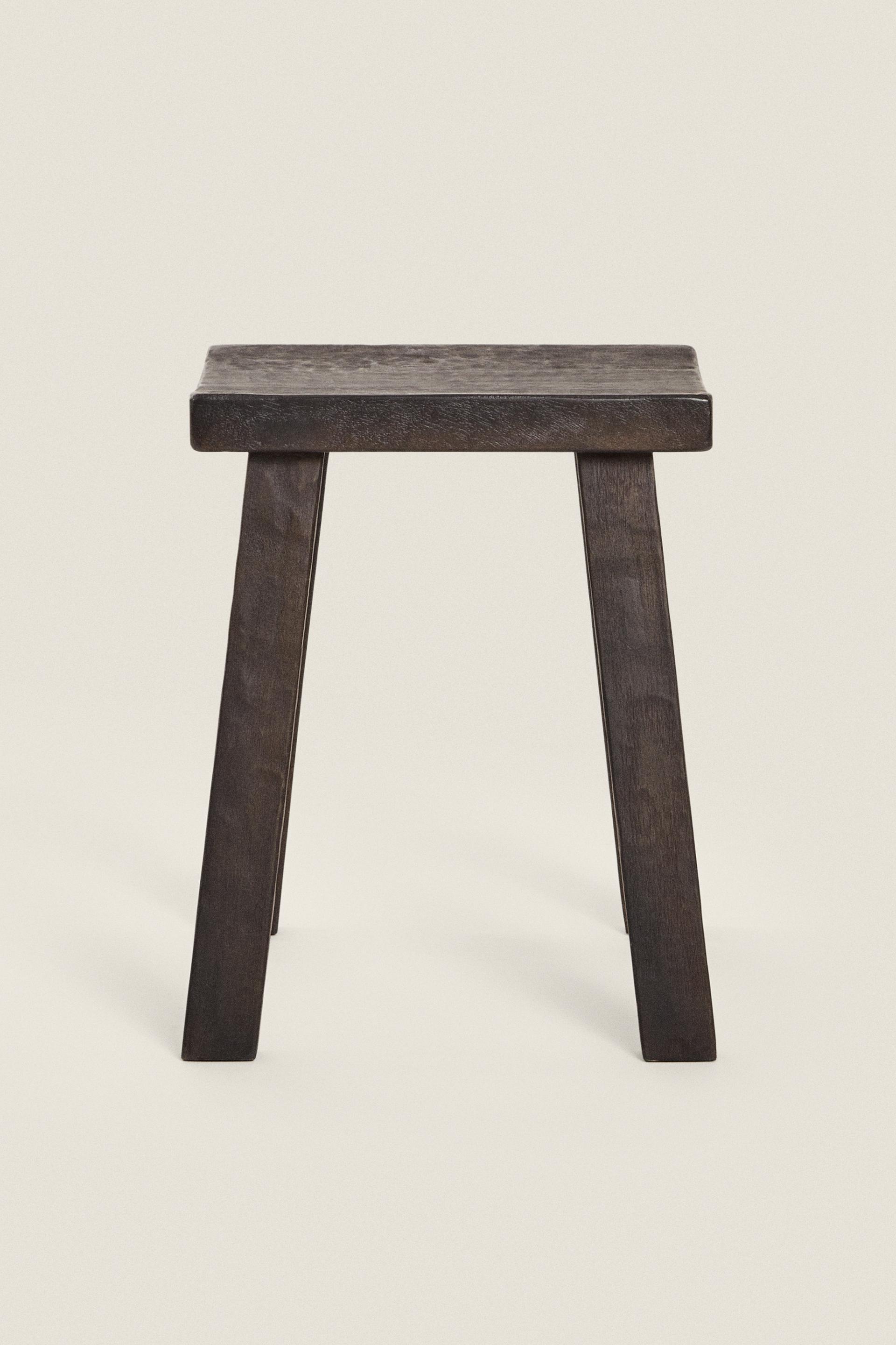 

НИЗКИЙ ТАБУРЕТ ИЗ ДЕРЕВА МАНГО