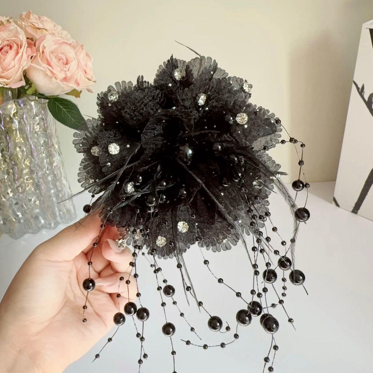 

2024 Осень/Зима Двойной пион с кисточками и бусинами Заколка-акула для волос - Универсальный аксессуар для прически в стиле Y2K