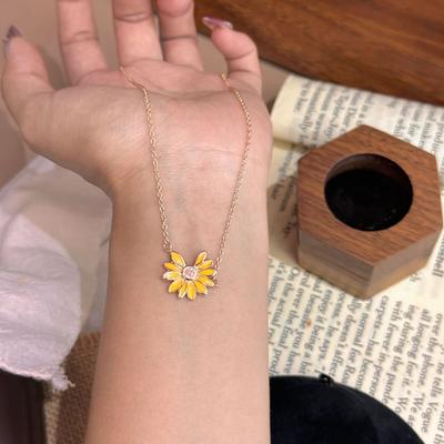 New Popular GD Same Sunflower Small Daisy Necklace Summer Tide Cool Sunflower Collarbone Chain