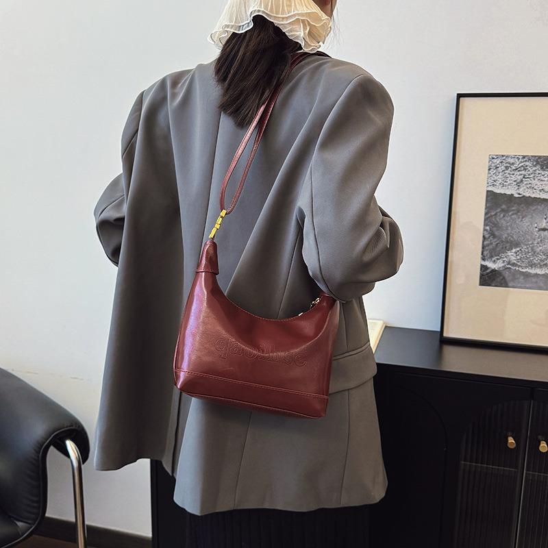 Bags Women's New Spring Fashion Popular Niche Design Shoulder Bag Pillow Bag Crossbody Bag
