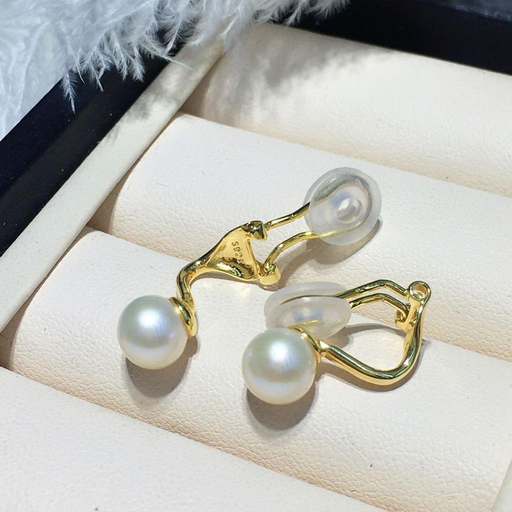 Trending on Xiaohongshu: Recommended Products*Elegant high-heeled silver hook earrings, fashionable Korean-style, with bright freshwater pearl