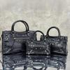Paris Hemma Stad Motorcykel Mörk Retro Läder Tote Crossbody Handväska