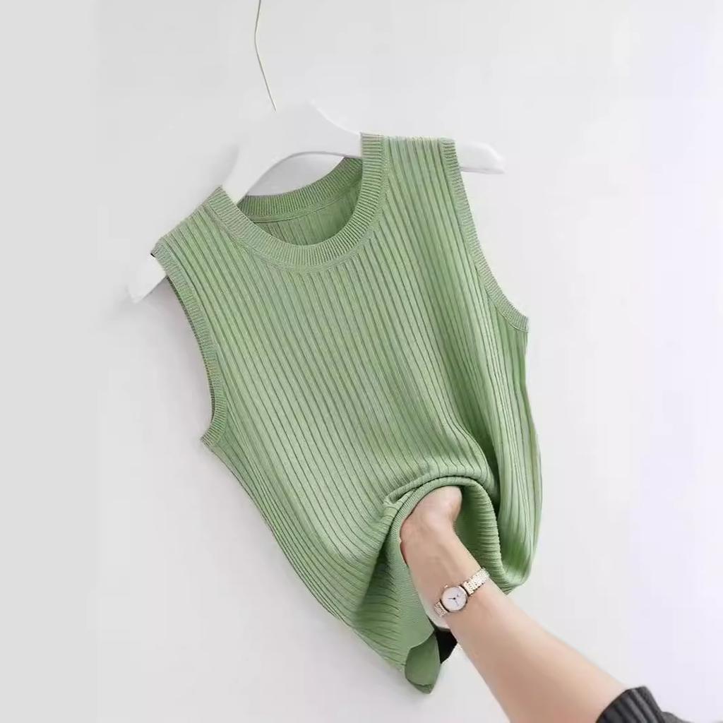 New Vest Women's Round Neck Large Size Pullover with Thin Bottom and Slim Body, Simple and Thin Inside and Sleeveless.