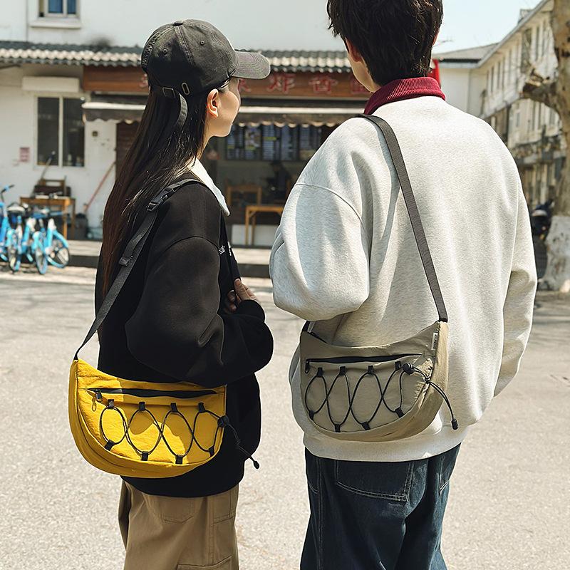 Fashion Korean Niche Shoulder Bag Women Commuter Shoulder Messenger Bag Men And Women Large Capacity Outdoor Waterproof