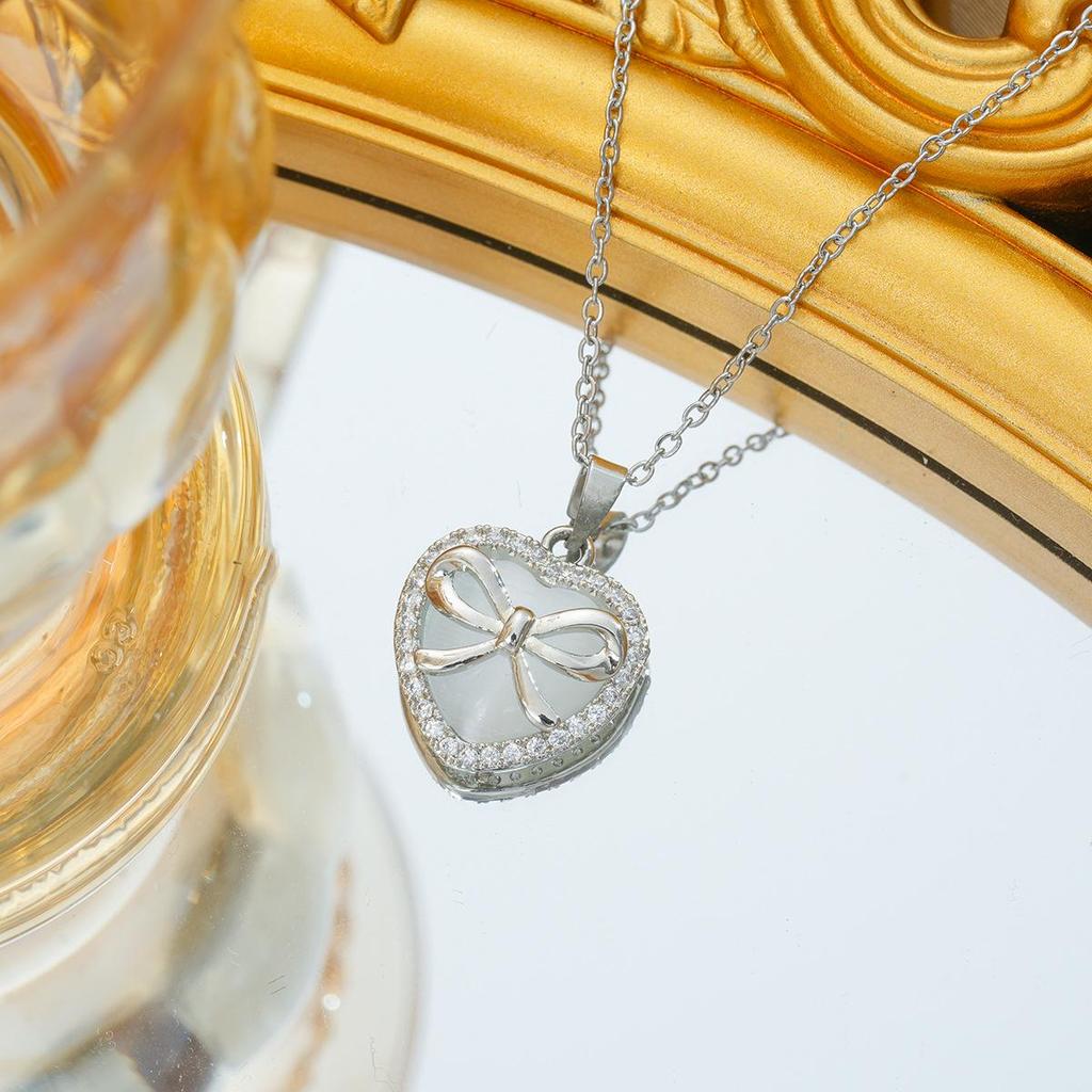 Titanium Steel Zircon Butterfly Pendant Necklace - Simple & Versatile Clavicle Accessory