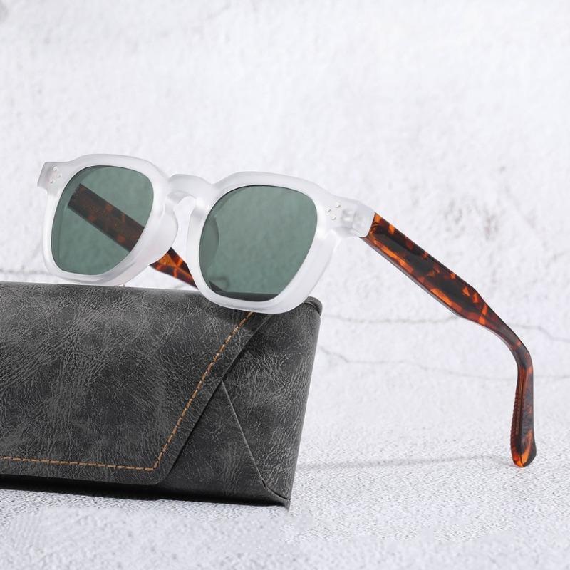 Retro Square Sunglasses Women Men Punk Leopard Fashion UV400 Protection Rivets Decoration Eyewear Shades