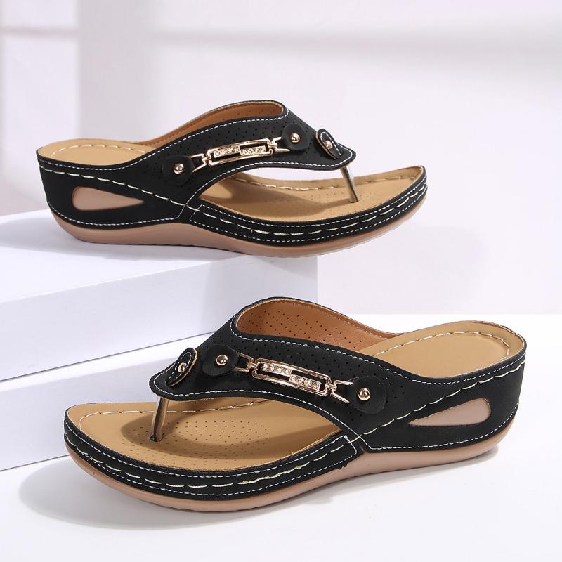 

Large size thick-soled cool slippers women s summer new beach metal chain toe women s shoes 36