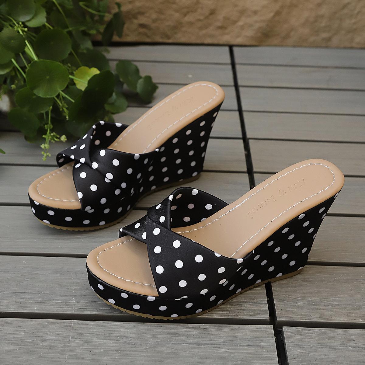 Large-size Women s Shoes - New Style Beach Flip-flops 36