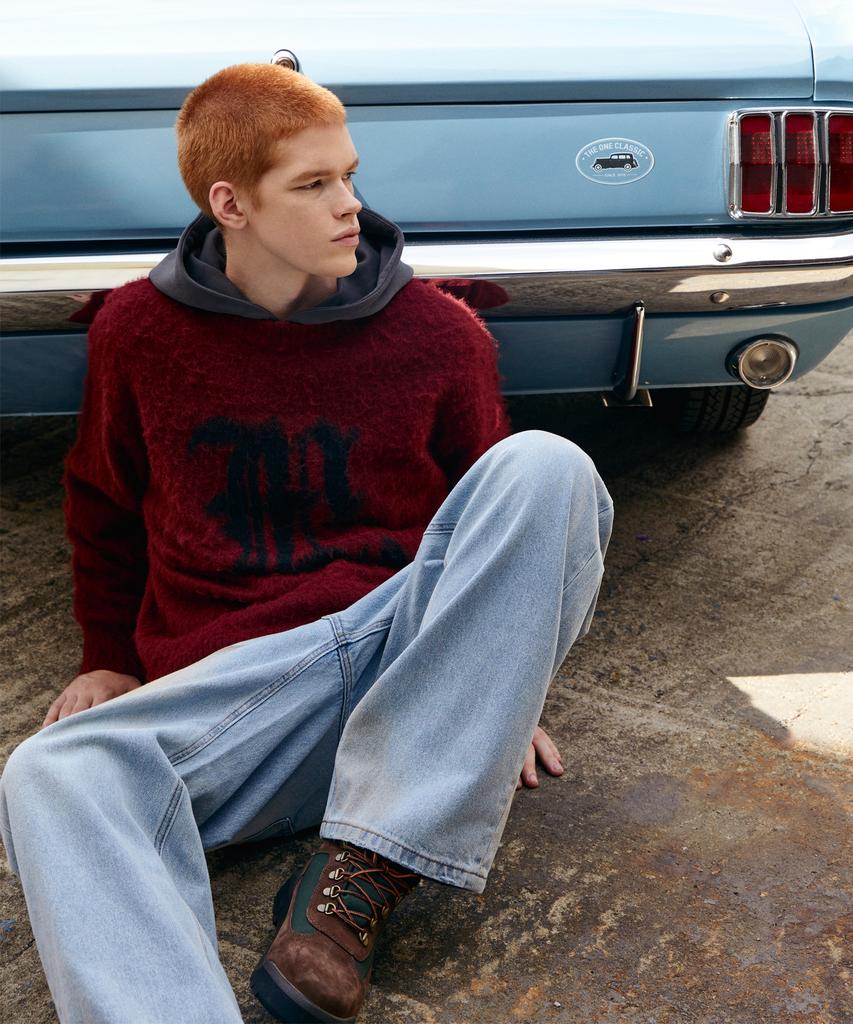 LMC Gothic Logo Brush Round Knit Black