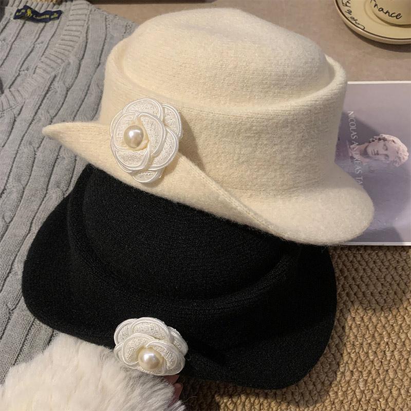 French Style Elegant Top Hat For Women In Autumn And Winter Beret Style Black Retro Fashion White Face Enhancing Small Hat