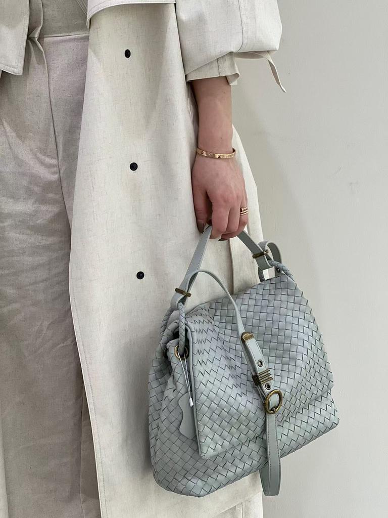Simple and versatile light luxury flap bags, a variety of leather women's bags, hand-woven bags, high-end sheepskin shoulder bags