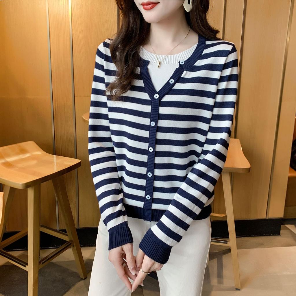 Spring and Autumn Women's Fashion Korean Striped Long Sleeve Tops Age Reducing Outerwear Knitwear