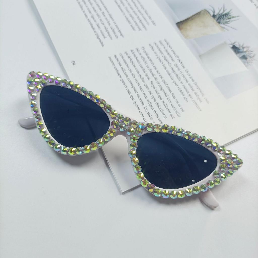 JYL Triangle Cat Eye Sunglasses Women PC Frame Resin Lens Travel / aspicE