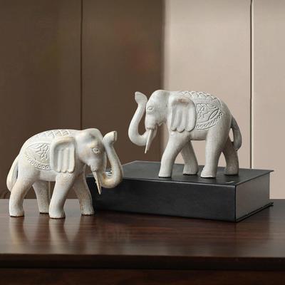 2x Wooden Elephant Statues Desktop Ornament Hand Carved Creative Home Decor Sculptures
