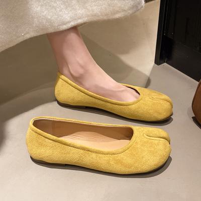 Fashion Spring Summer Women's Tabi Shoes Pig Toe Slippers Lazy Person Horse Hoof Shoes Rubber Upper Plain Shoes Women Mary Jane