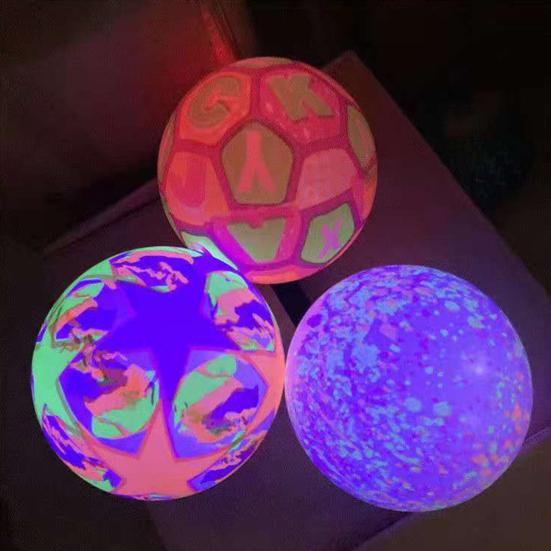 Leuchtende Bälle Hohe Elastizität Kleinkindgeschenk Batterielos Hohe Helligkeit Spielplatzbälle für Kinder