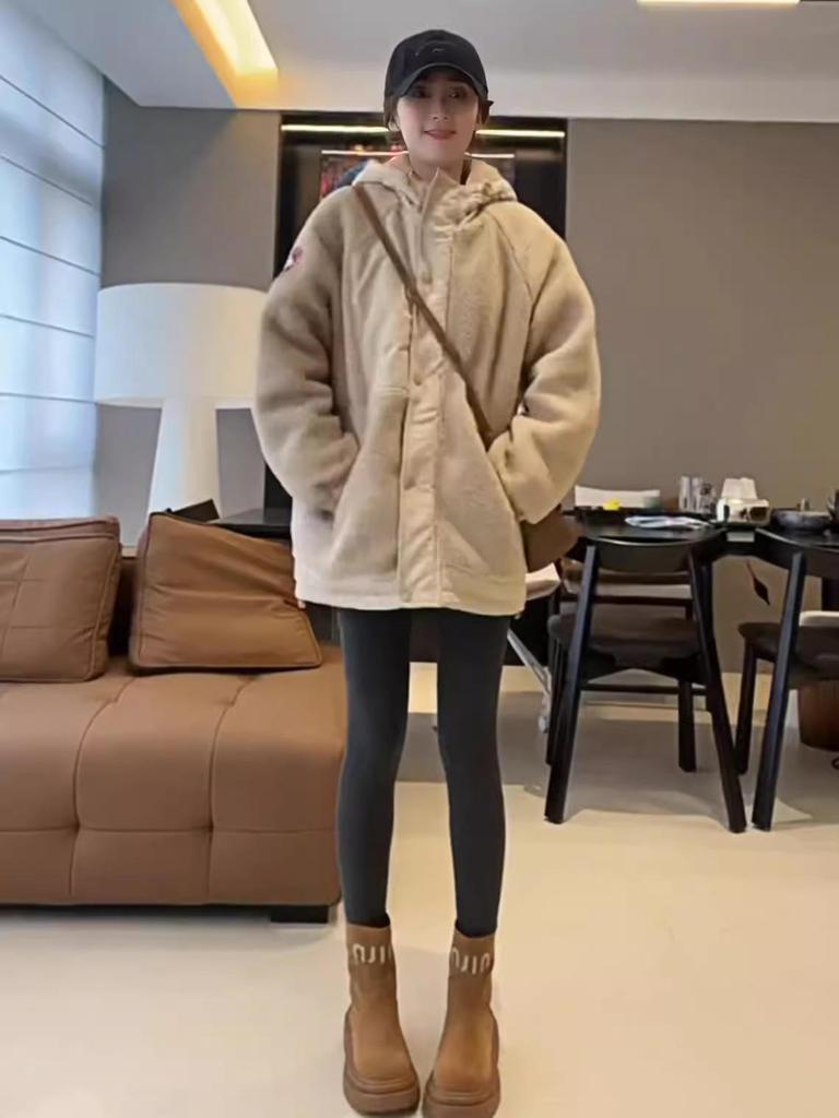 Women's European-Style Hooded Lambswool Jacket - 2024 Autumn/Winter Versatile and Warm Cotton-Padded Coat