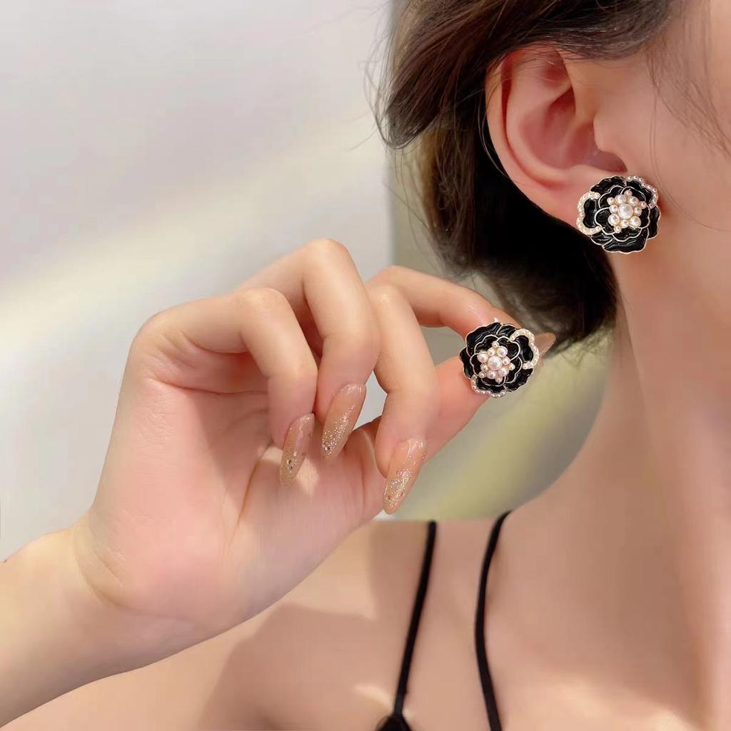JMXD Französische Perlen Kamelienblüten Ohrstecker Leichter Luxus Grüner Tee Thema Einzigartig Elegant für Damen Modischer Schmuck