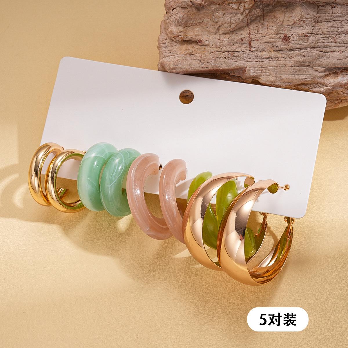 Ten-piece set of acrylic round C-shaped steel needle stud earrings, holiday style simple earrings