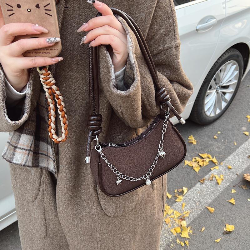 Women's Small Bag 2025 Winter New Exquisite Chain Shoulder Bag Solid Color Casual Simple Messenger Bag