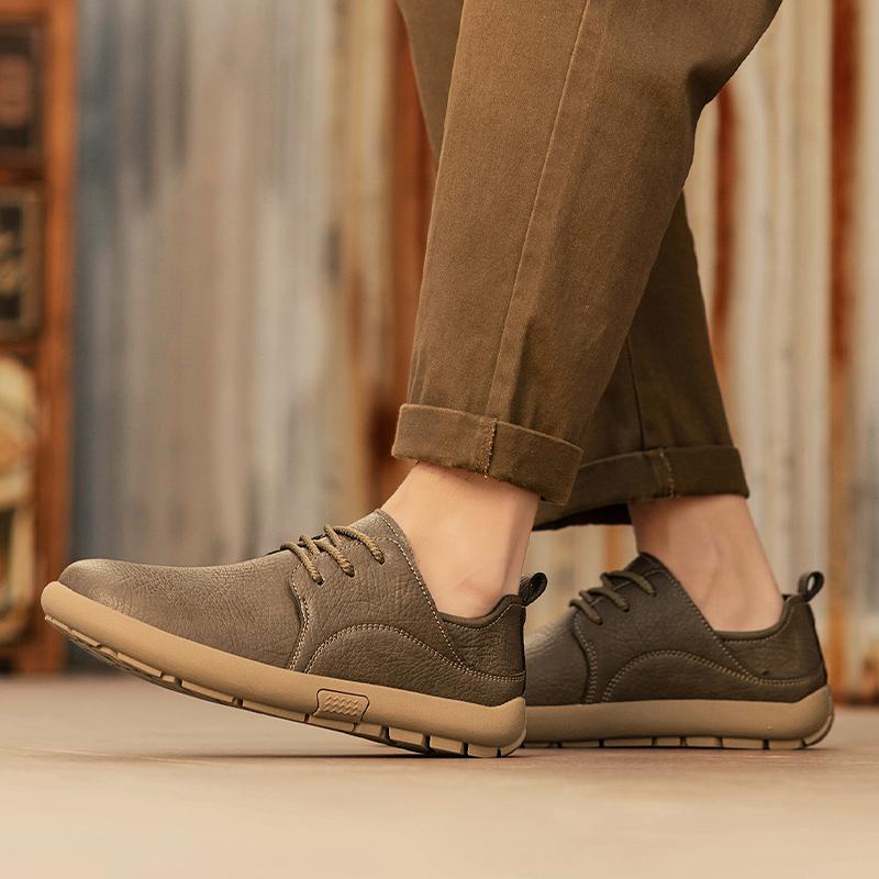 New Men's Soft Leather Casual Shoes Men Breathable Lace-Up Flat Heel Rubber Walking Shoes Fashion Comfortable Sneakers