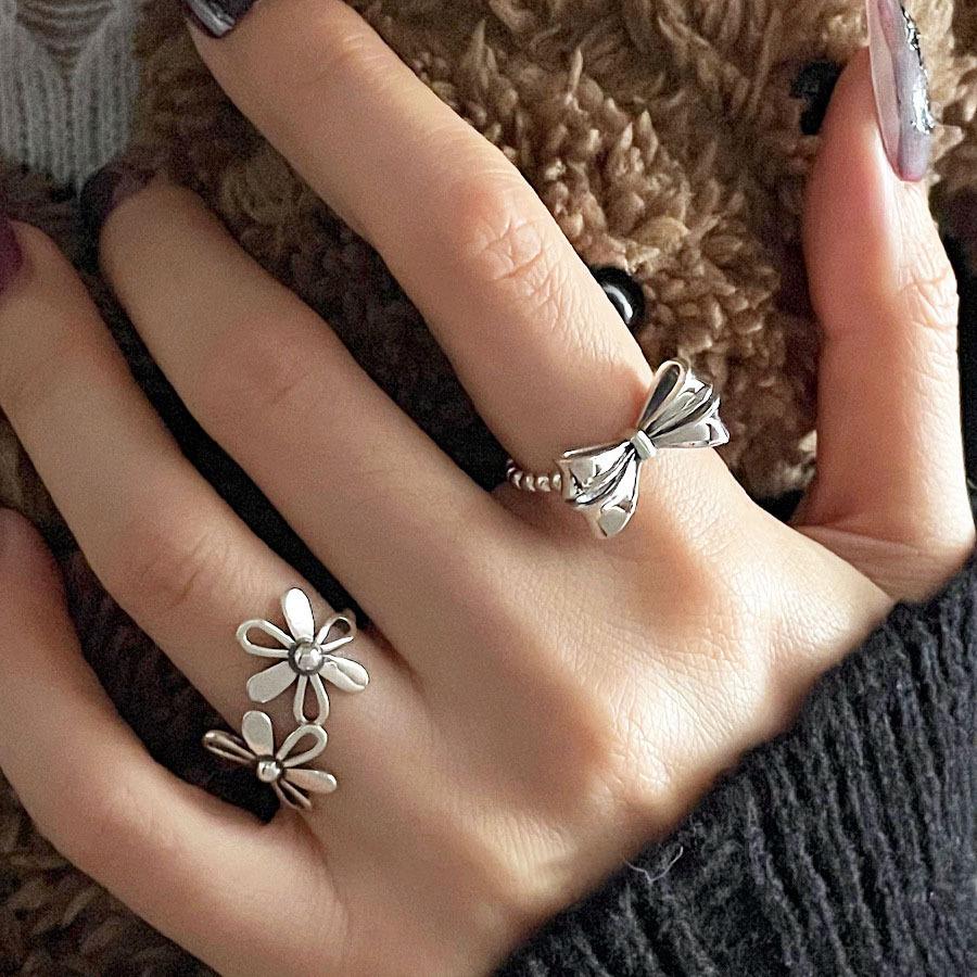 Y2K Vintage Flower Bowknot Open Ring for Women Metal Style Hollow Petals Silver Color Trendy Finger Accessories Fashion Jewelry