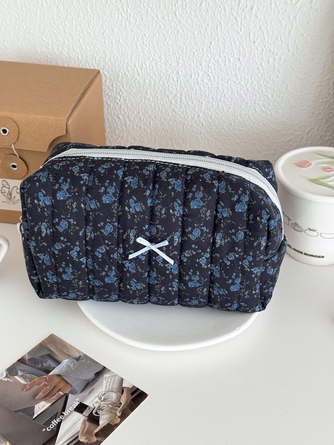 

Элегантная косметичка большой вместимости Midnight Black & Dawn Floral