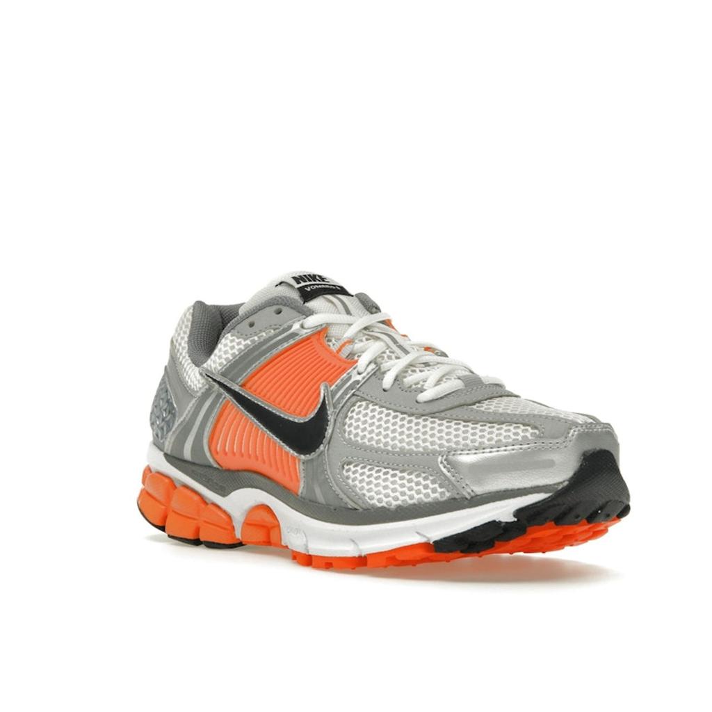 Nike Air Zoom Vomero 5 Platinum Tint Safety Orange Herren Sneaker Grau Cool-Grey Weiß FJ4151-002