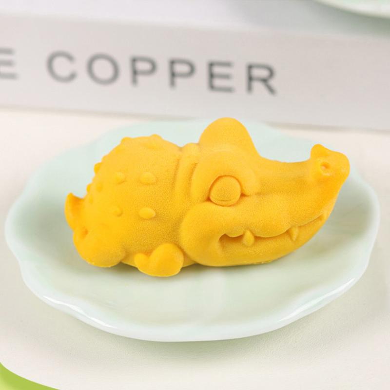 Small Crocodile Mousse Mold Silicone Mold Animal Cartoon Three-Dimensional Mini Ornaments Mold