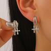 Set di orecchini asimmetrici a stella e luna europei e americani: Orecchini a Bottone e Ear Cuff alla Moda con Zirconi