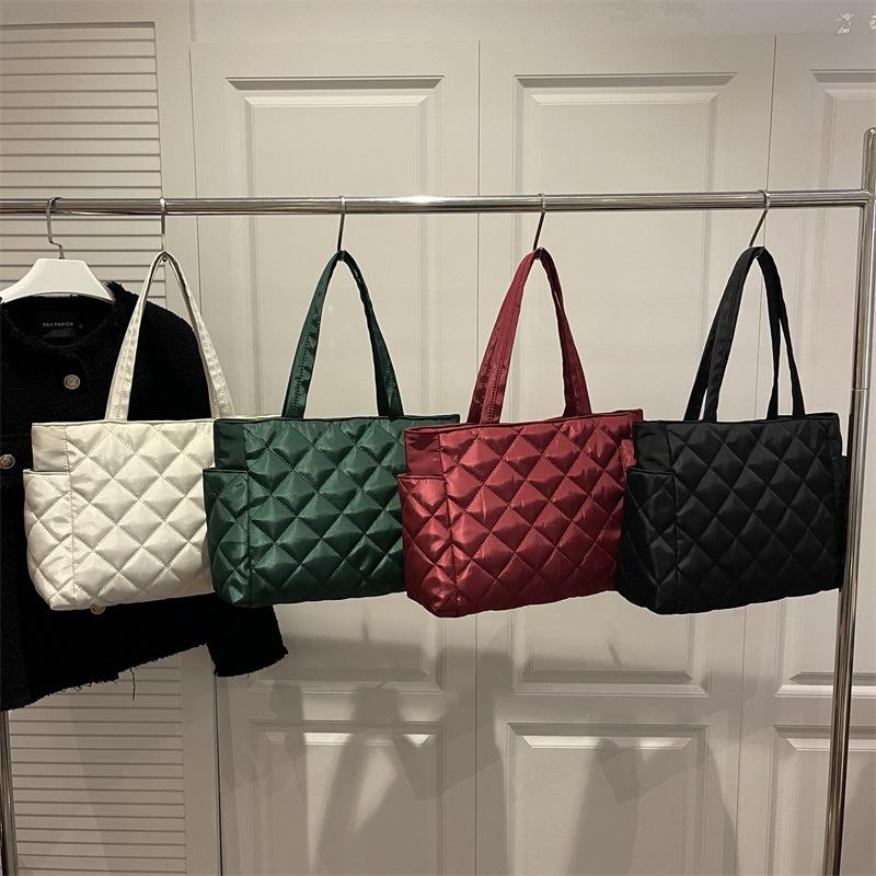 Women Versatile Shoulder Bags Large Capacity Tote Bag Lightweight Casual Fashi Quilted Crossbody Storage Bag New Autumn Winter