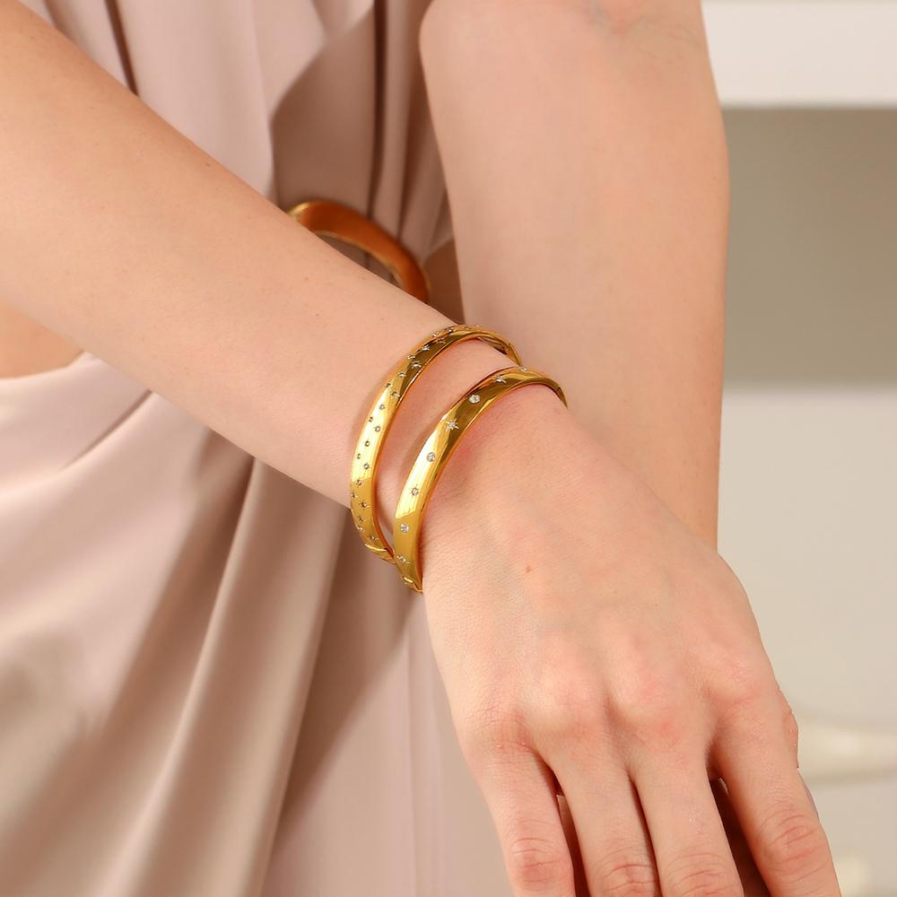 MamacitaSlay 316L Stainless Steel Star Moon Open Bracelet Bracelet 18K Gold Plated Waterproof Jewelry Women's Unique Bracelet