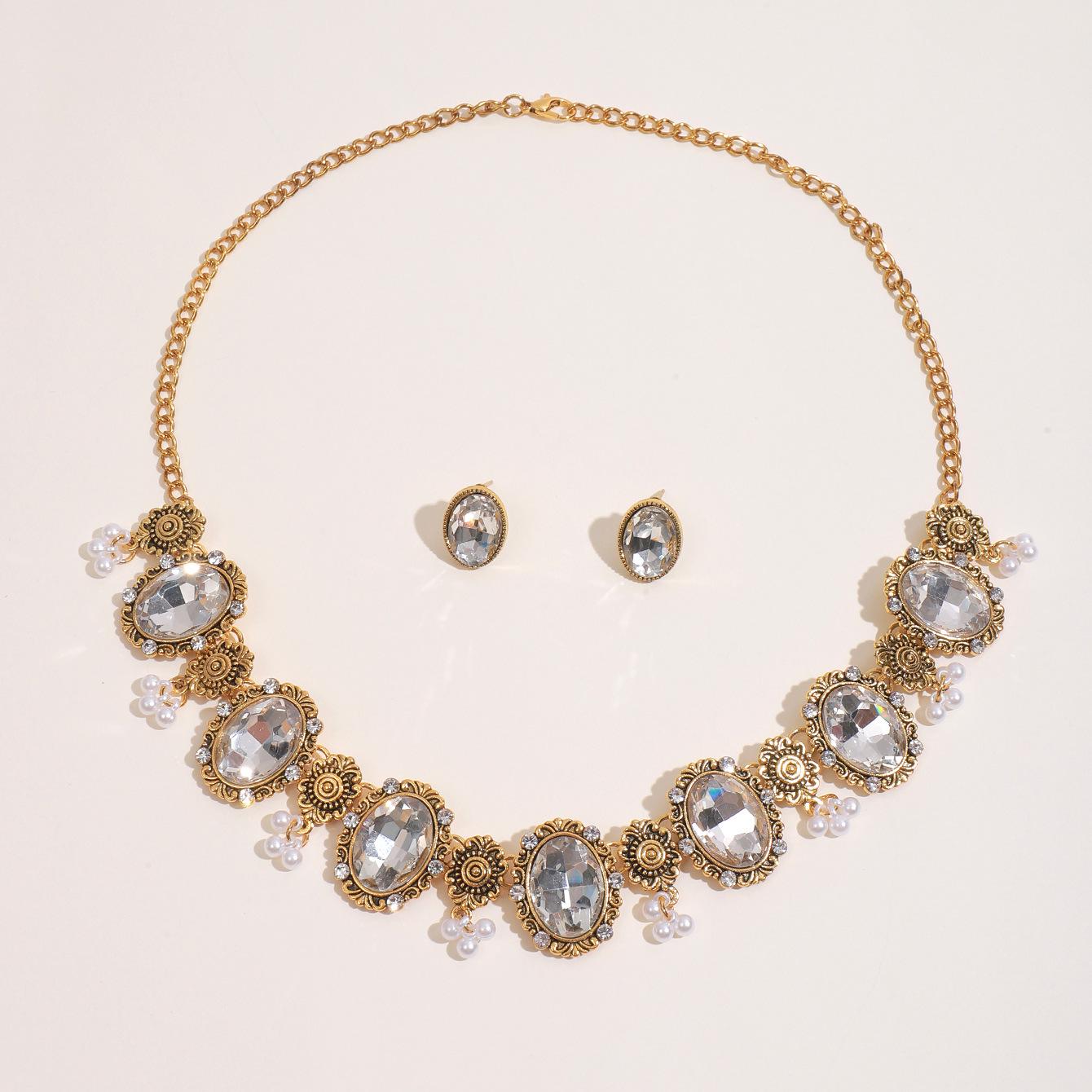 2023 Women s Colored Diamond Rhinestone Necklace - Elegant Crystal Clavicle Chain