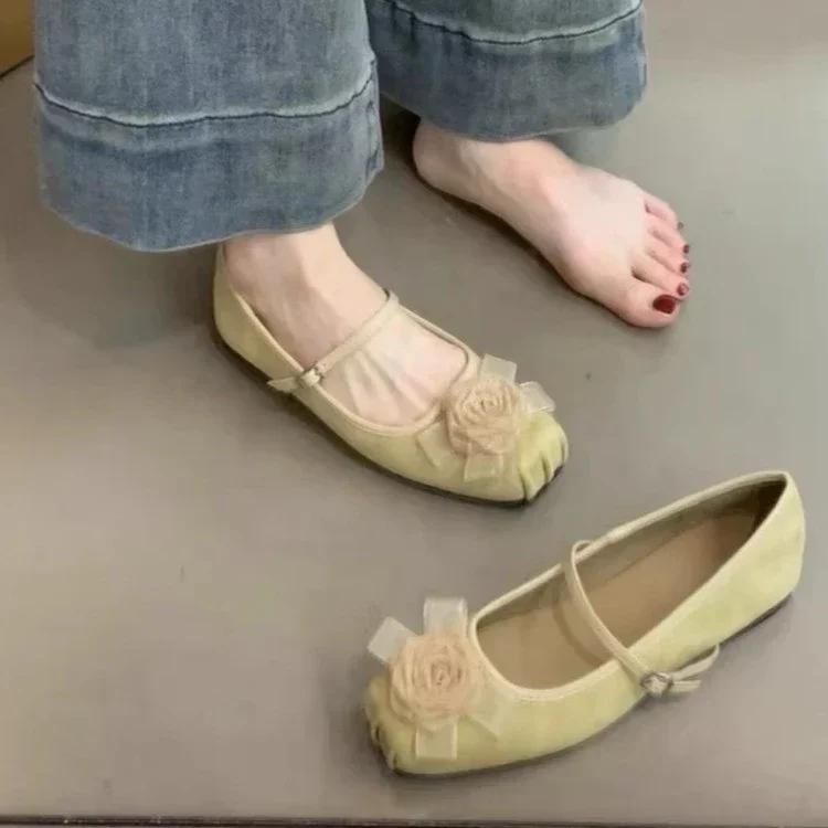 Women's Shoes Autumn New Fashion Mary Jane Flowers Shallow Mouth Flat Sole Comfortable Non Slip White Banquet Casual Shoes
