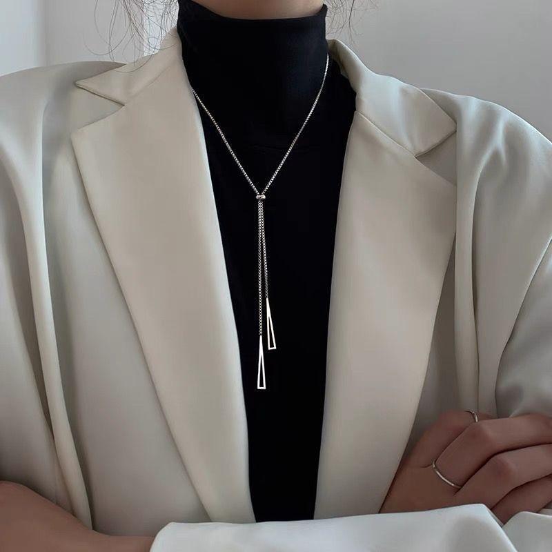 

Double-layer stacked women s niche design autumn and winter sweater necklace new sweater chain with accessories