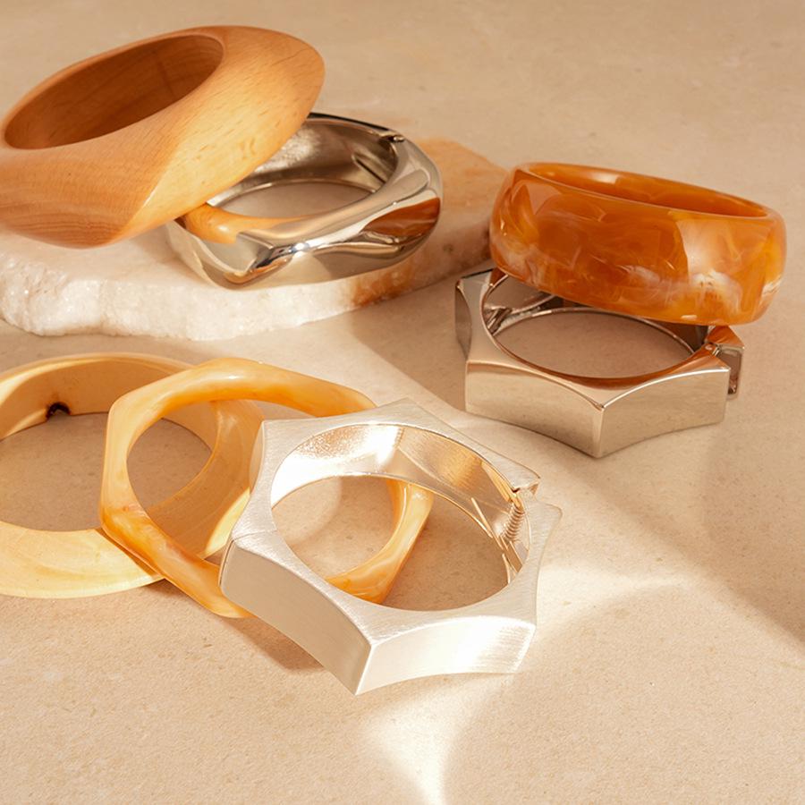 European & American Cross-border Halo Resin Wood Bracelet: Exaggerated, Luxurious High-end Round Bangle for Women.
