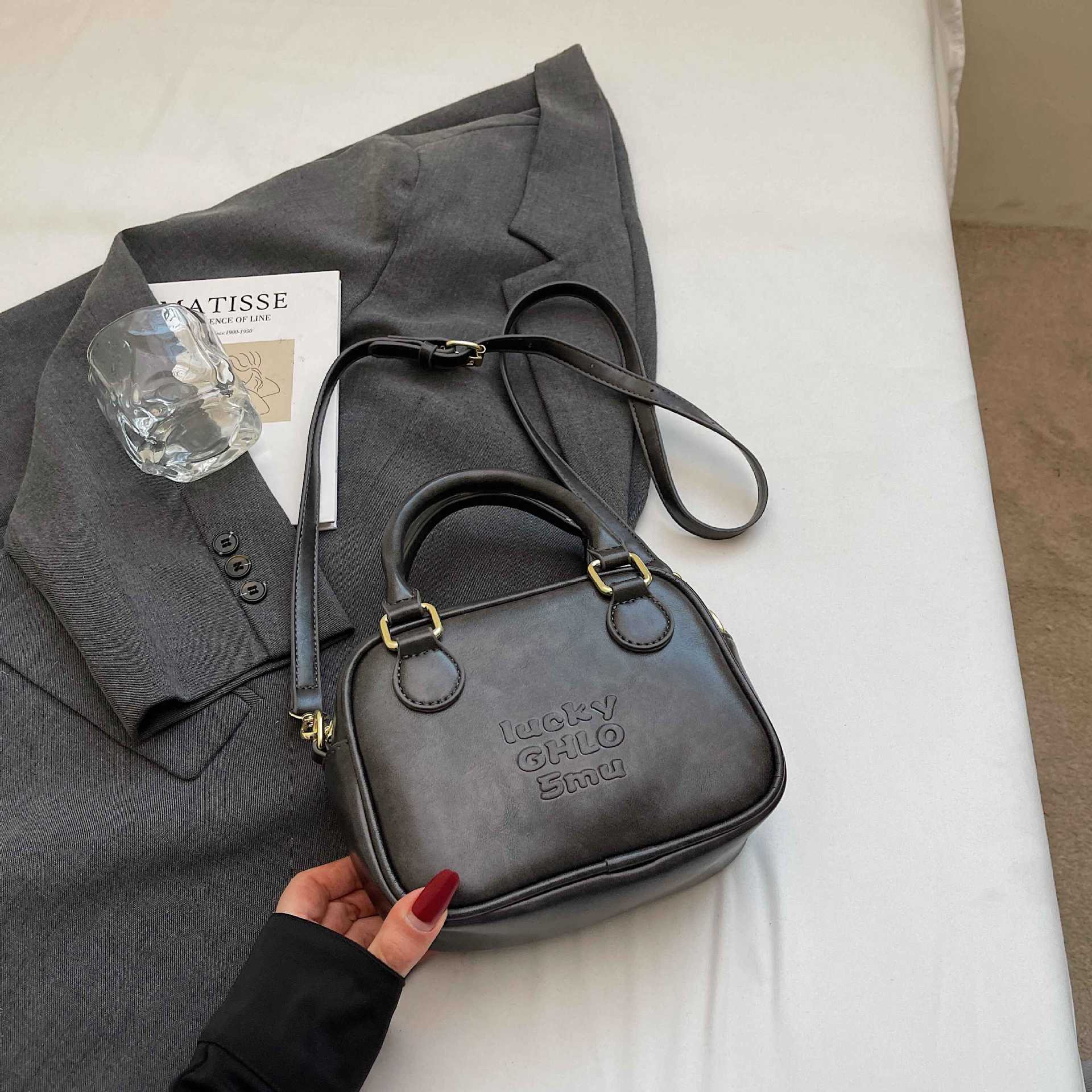 Заказ клиента нишевая ретро сумка для боулинга женская 2025 новая на плечо сумка-мессенджер высококачественная текстура женская сумочка