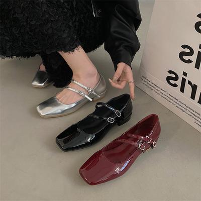 Dicker Absatz eckige Zehenpartie Retro Französische Mary Jane Schuhe Damen neue Frühling und Herbst leichte Öffnung vielseitig silber mit Rock Einzelne Schuhe