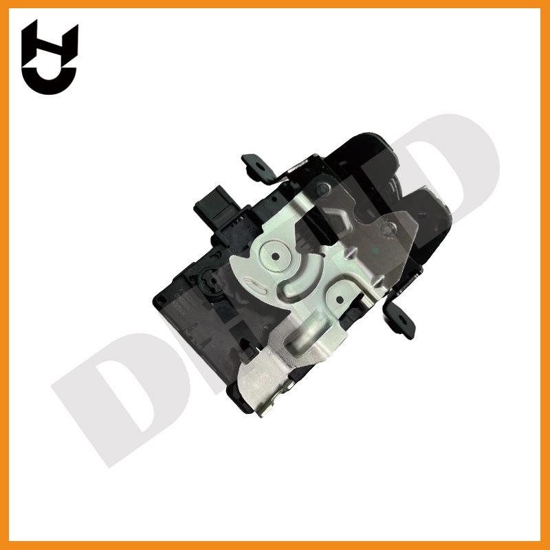 Die Teilenummern LR088570, LR065840 und LR085286 passen für den Heckklappenschlossmechanismus des 2015 Land Rover Discovery Sport.