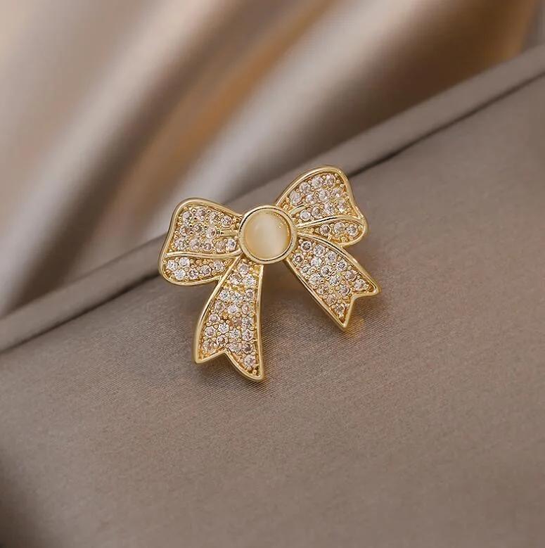 Mini Cute Opal Clover Flower Brooches for Women CZ Crystal Rhinestone Flower Lapel Pin Clothing Kawaii Korean Jewelry