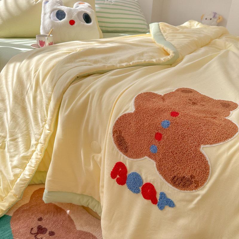 Hello Kitty 2026 Summer Quilt Set: New Style, Air Conditioning Compatible, Machine Washable, Single Student Four-Piece.