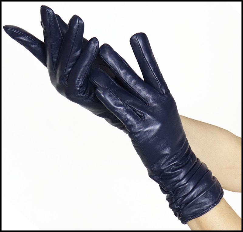 High-end Women's Long Black Leather Gloves - Touchscreen, Warm, Plus Velvet, for Autumn/Winter